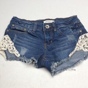 ARDENE JEAN SHORTS SZ 00/24 ⭐️